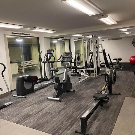 2 Bed 2 Bath Luxury Apartment In Braddon Canberra - Free Heated Pool, Gym, Parking Eksteriør bilde