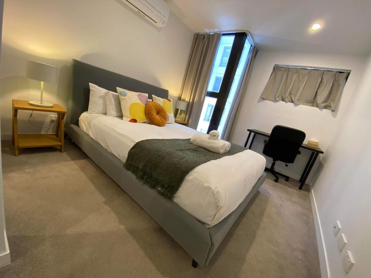 2 Bed 2 Bath Luxury Apartment In Braddon Canberra - Free Heated Pool, Gym, Parking Eksteriør bilde